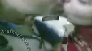 فتاة سكين راجازا ذات الوشم تجلس مهبل صغير على قضيب افلام مثيره سكسيه كبير لرجل بالغ