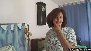 سمراء أخذت الكثير من الديوك في الجنس افلام سكسيه عمر 12 سنه الطرف