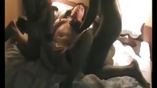أخذ الزوج يوم عطلة في العمل وبدأ يمارس افلام سكسيه شبابيه الجنس مع زوجها في الصباح